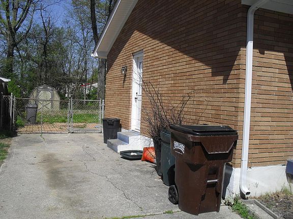 3rd image of 7608 Norwich Blvd