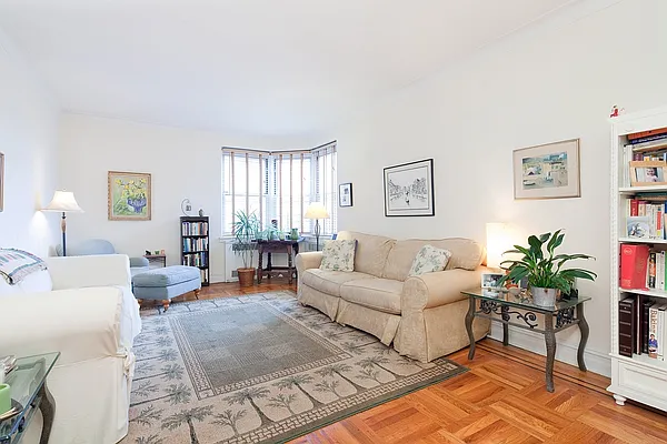 Sold by aptsandlofts.com | media 3