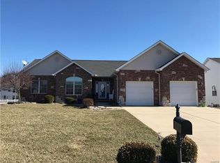 2924 Cambridge Point, Maryville, IL 62062