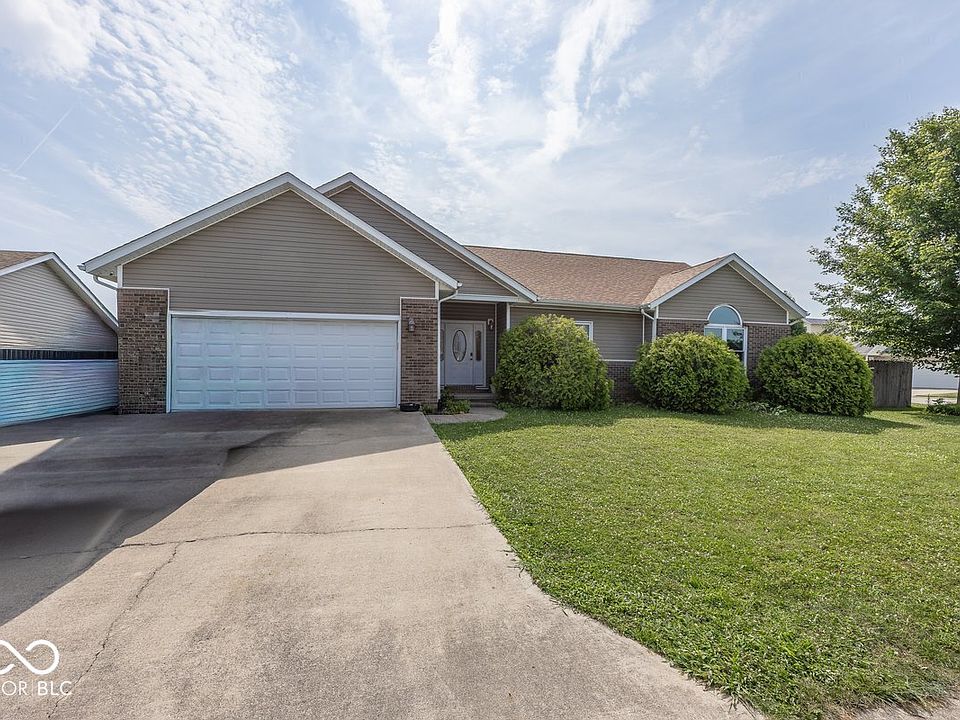 1st image of 1020 S Creek Dr W