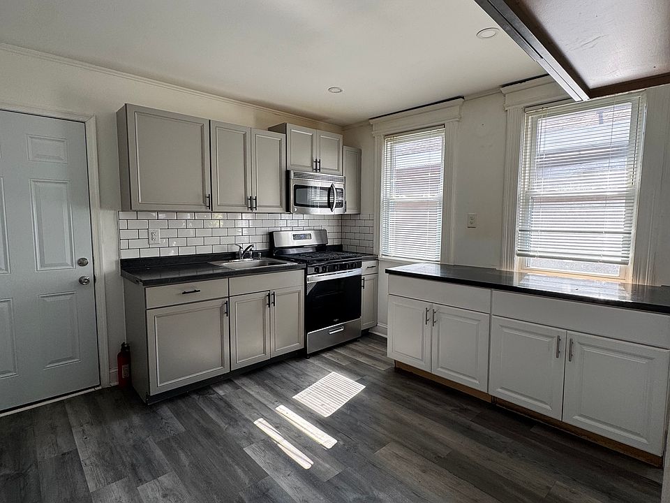 1st image of 430 Washington Ave APT 2