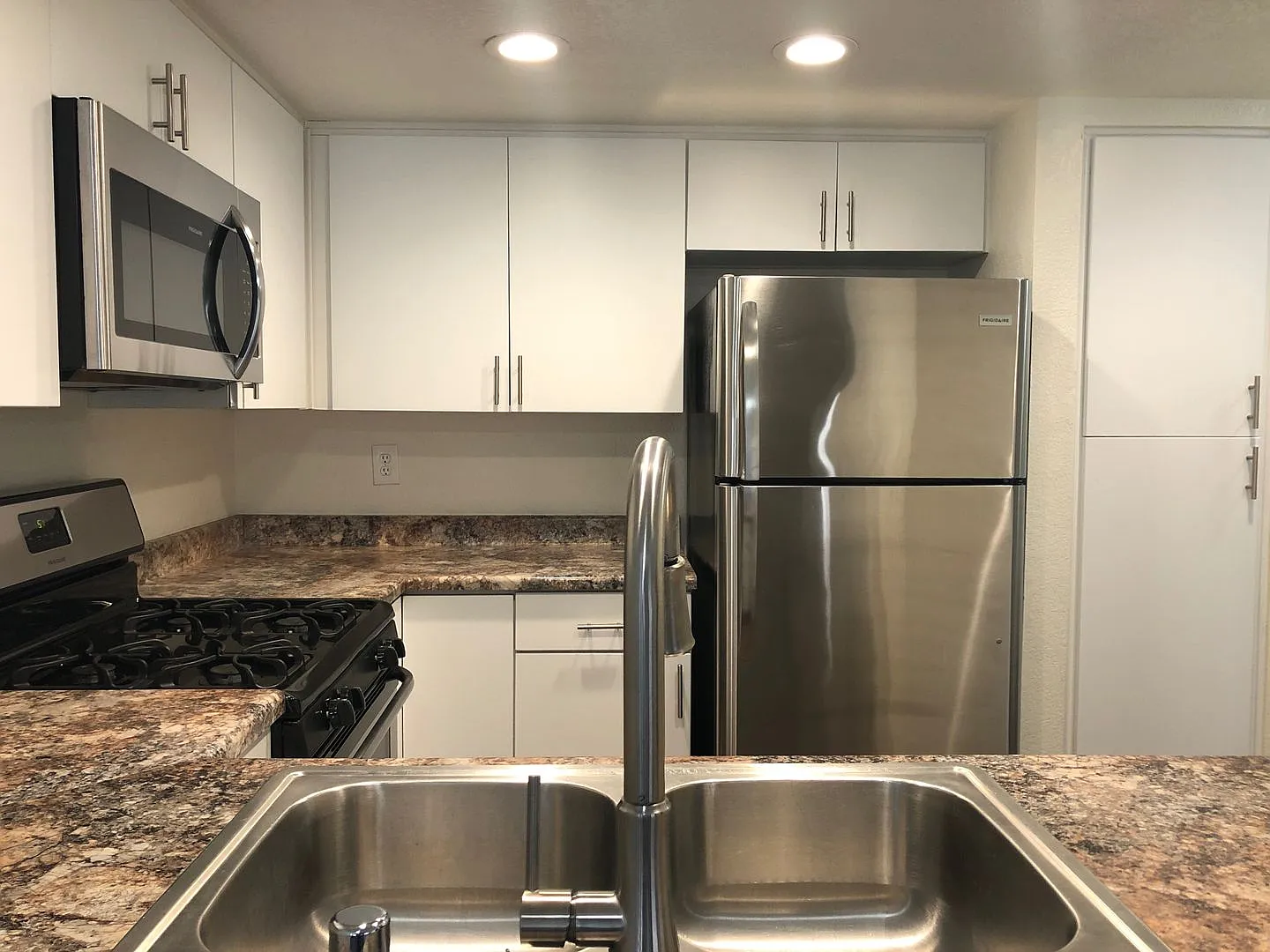 3bed,2bath townhome. Half off rent for January 2024! — Photo 2