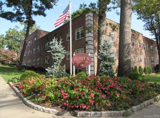 17 Edwards Street #3A, Roslyn Heights, NY