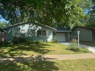 1010 Austin Dr, Urbana, IL