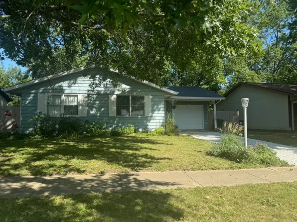 1010 Austin Dr, Urbana, IL 61802