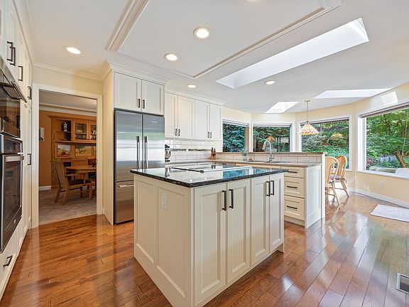 5th image of 2865 Semiahmoo Trl