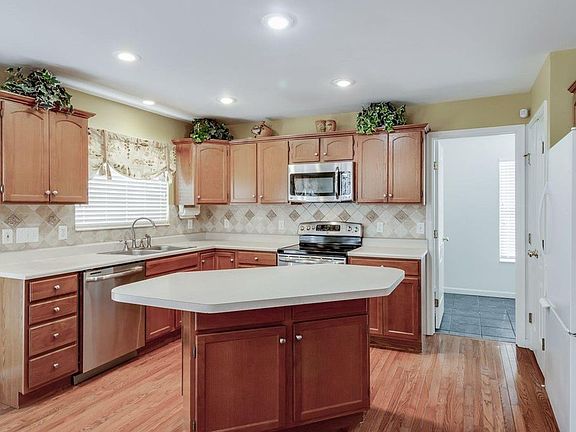 5th image of 1743 Hunters Wood Ct