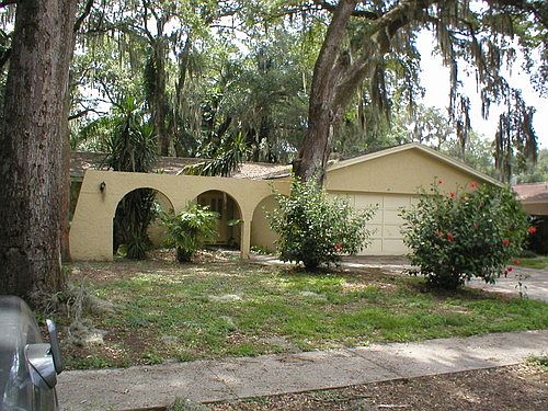 3rd image of 1204 Meadowcrest Dr