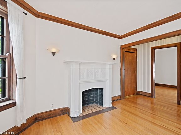 2nd image of 582 Sheridan Sq APT 3
