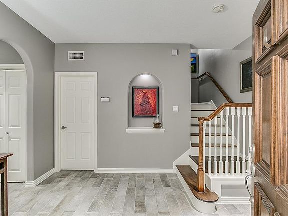 5th image of 6127 Stoney Brook Dr