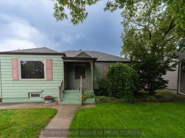 2203 W Division St, Grand Island, NE 68803