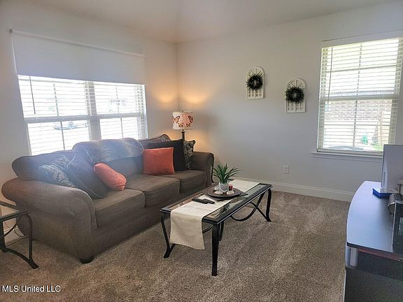 5th image of 2571 Madeline Ln