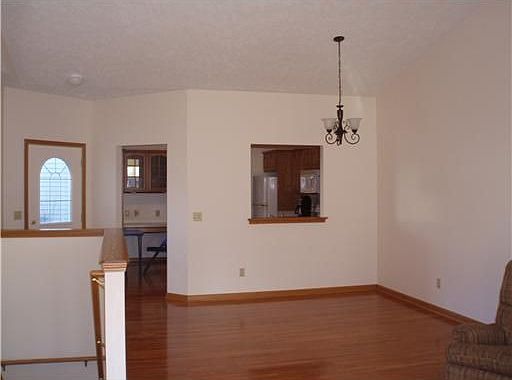 3rd image of 1421 Weatherhill Ct