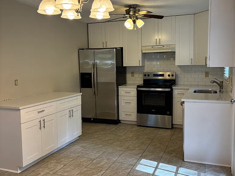1460 Marthas Ct — Photo 16