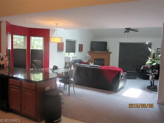 4th image of 176 Waterford Way #4