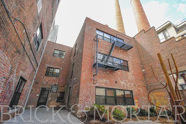 Rented by Brick&Mortar | media 33