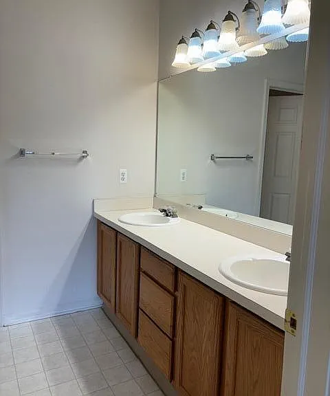 1452 Fox Pointe Cir — Photo 14