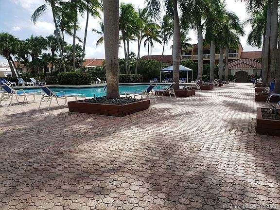 2nd image of 3610 Yacht Club Dr APT 1515