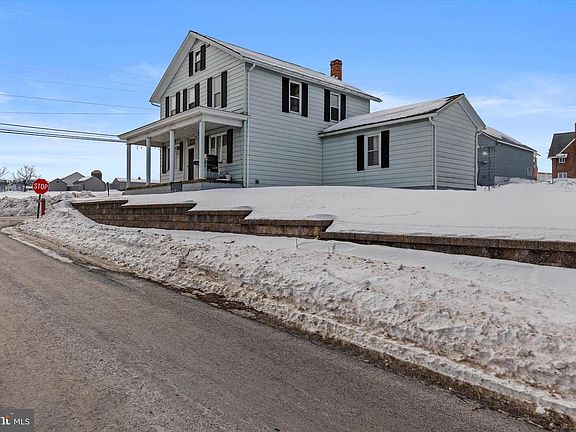 4th image of 501 Valley Rd