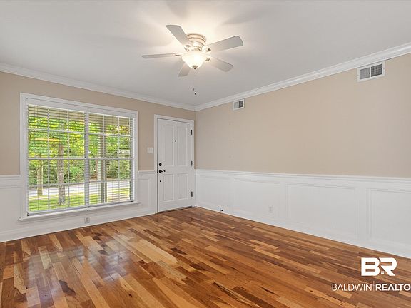 4th image of 211 Grand Blvd