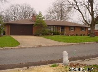 408 Longview Dr, Belleville, IL