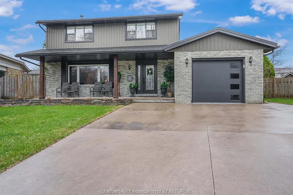 12 Academy Cres photo 1