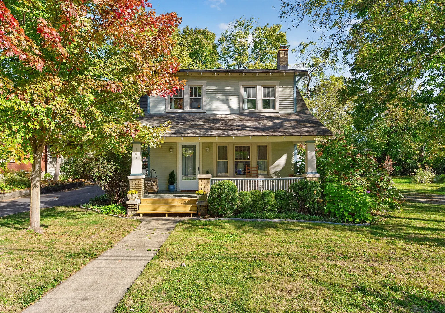 Big Blue Bungalow — Photo 1