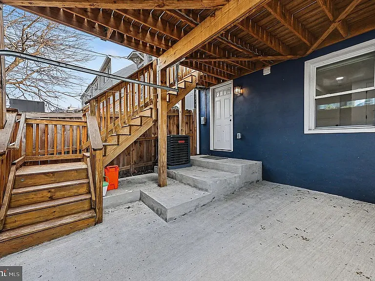1427 Parkwood Pl NW — Photo 32