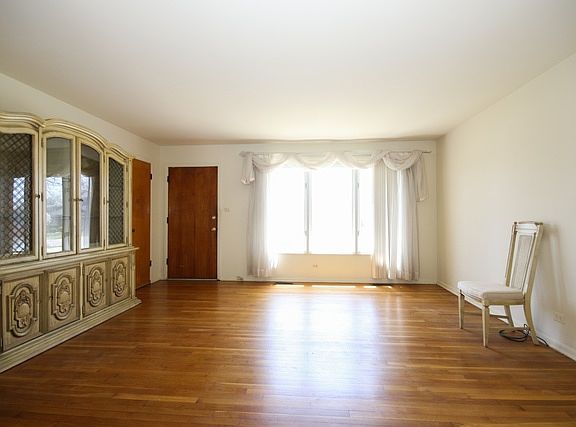 2nd image of 5324 W 131st St