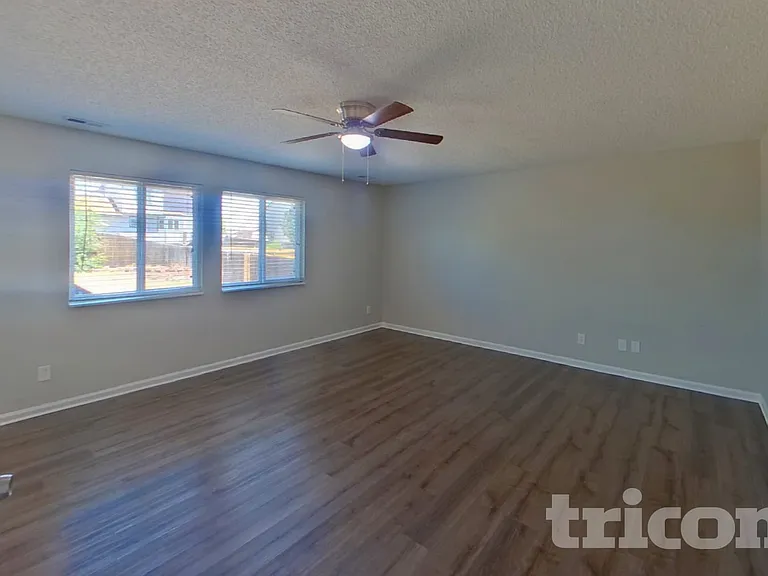 1140 Modell Dr — Photo 3
