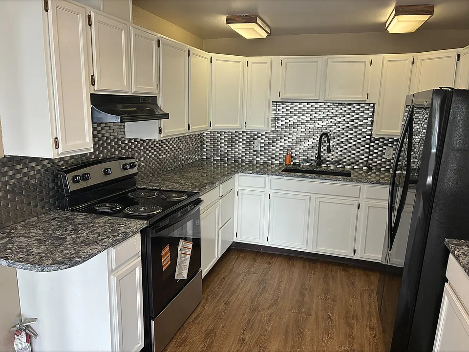 212 Austin St #9