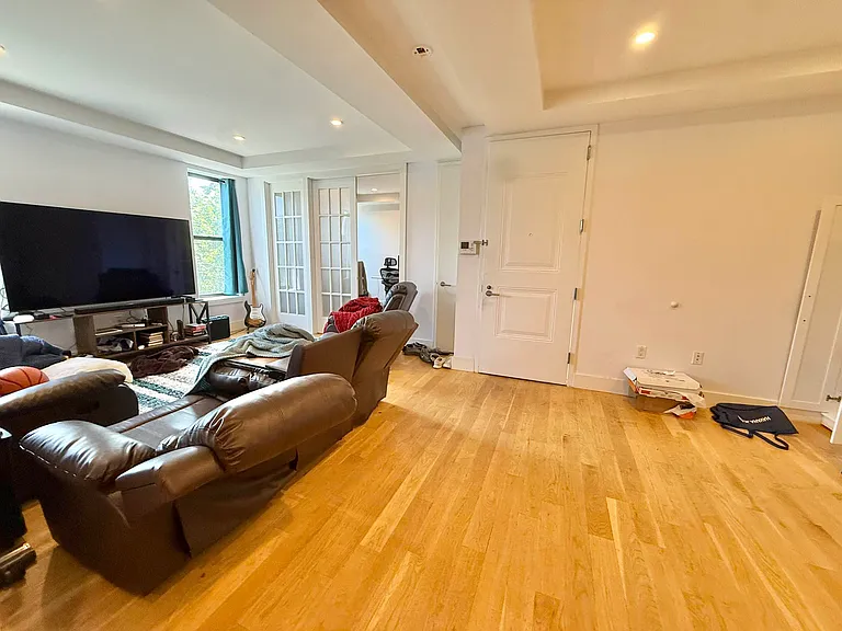 951 Prospect Pl #3L — Photo 4