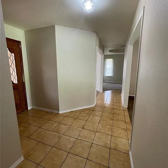 1305 James Cir — Photo 9
