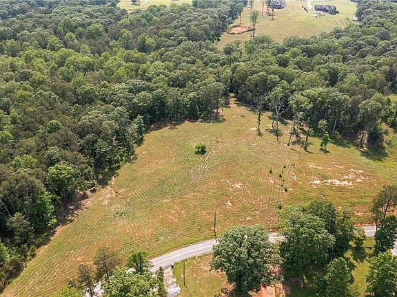 5th image of 0 Hester Rd #2B