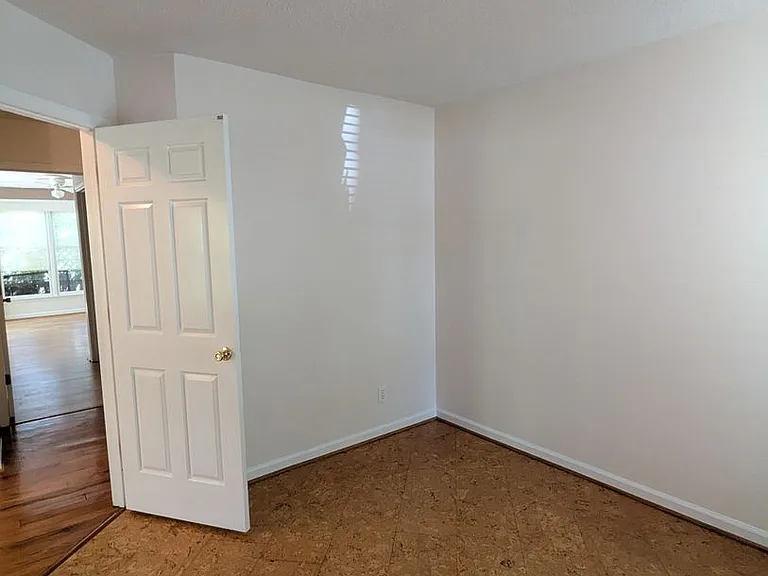 220 Saint Andrews Ln — Photo 15