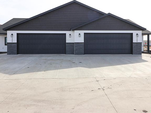 3rd image of 1402 Prairie Ln