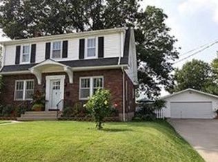 1701 Gallaher Ave, Saint Charles, MO 63301