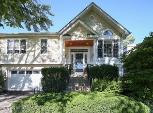 407 S Linden Ave, Westmont, IL