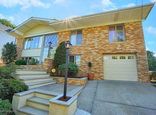 92 Bolivar St, Staten Island, NY 10314