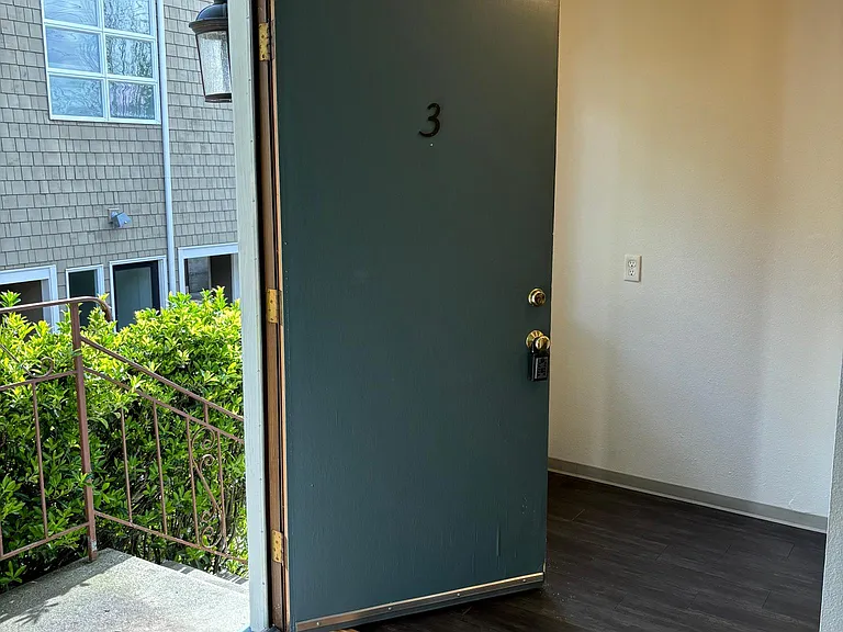 110 NW 39th St #3 — Photo 14