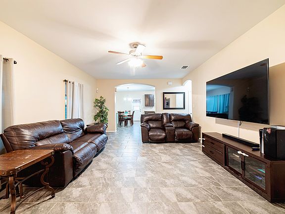 2nd image of 5514 Shorthorn Dr