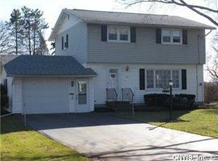 212 Sherwood Ln, North Syracuse, NY 13212