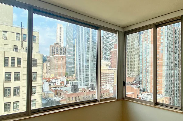 Rented by RELO REDAC INC. | media 6