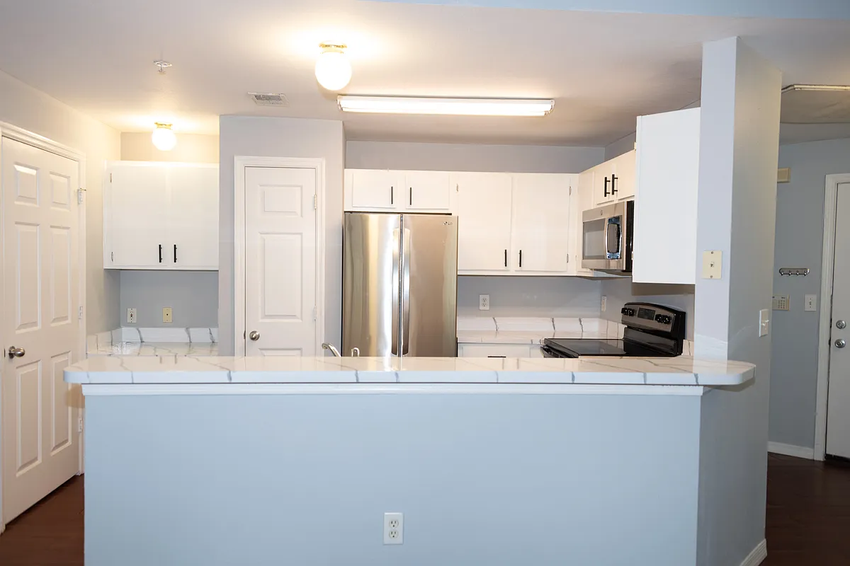 Building Photo - 2025 Erving Cir #4207