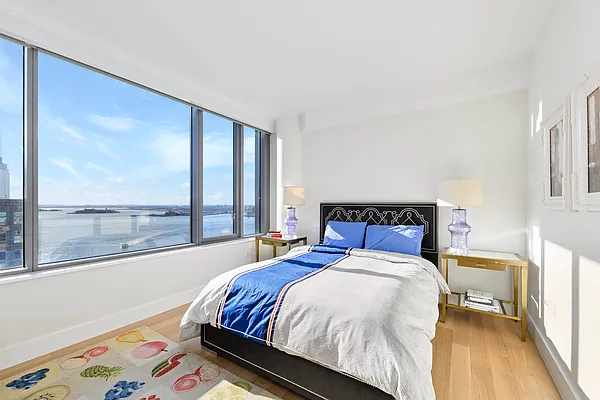 Rented by R New York | media 36