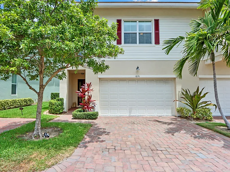 1891 Juno Landing Ln — Photo 2