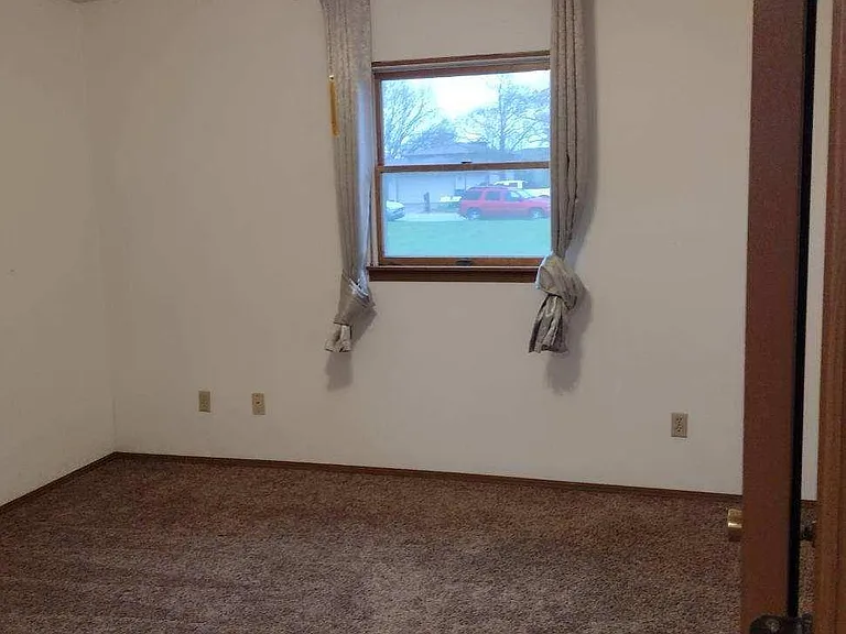 Parkview Dr — Photo 17