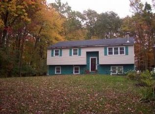 8 Hunter Dr, Raymond, NH 03077