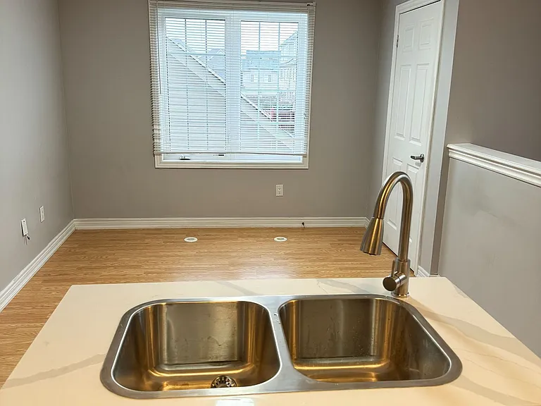 29 Vinod Rd #COACH HOUSE — Photo 6