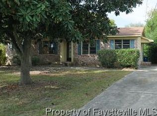 809 Medlo Rd, Fayetteville, NC 28303